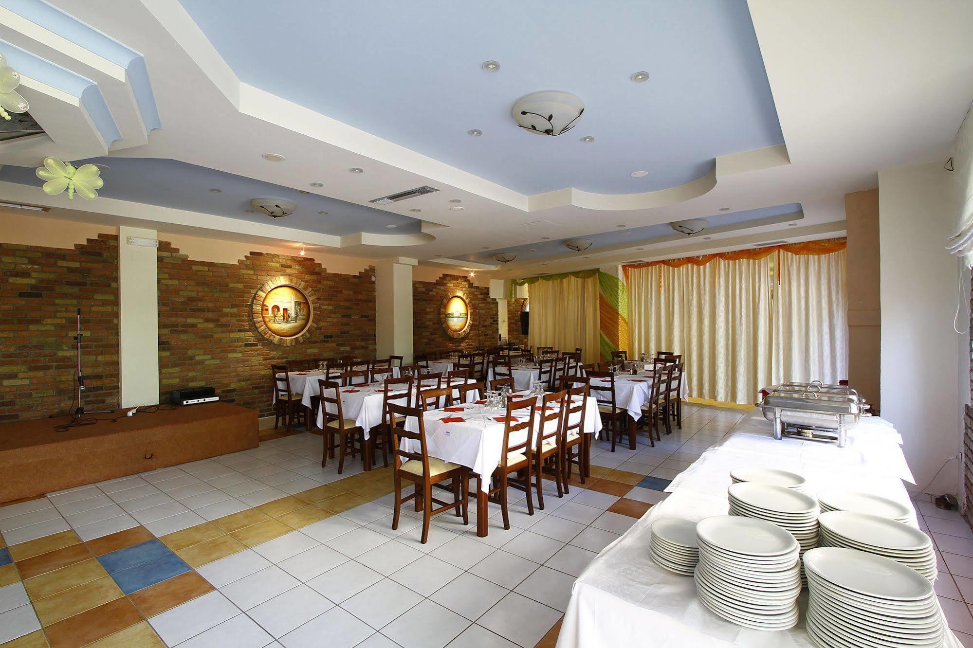 Bintzan Inn Hotel Gastouri  Esterno foto